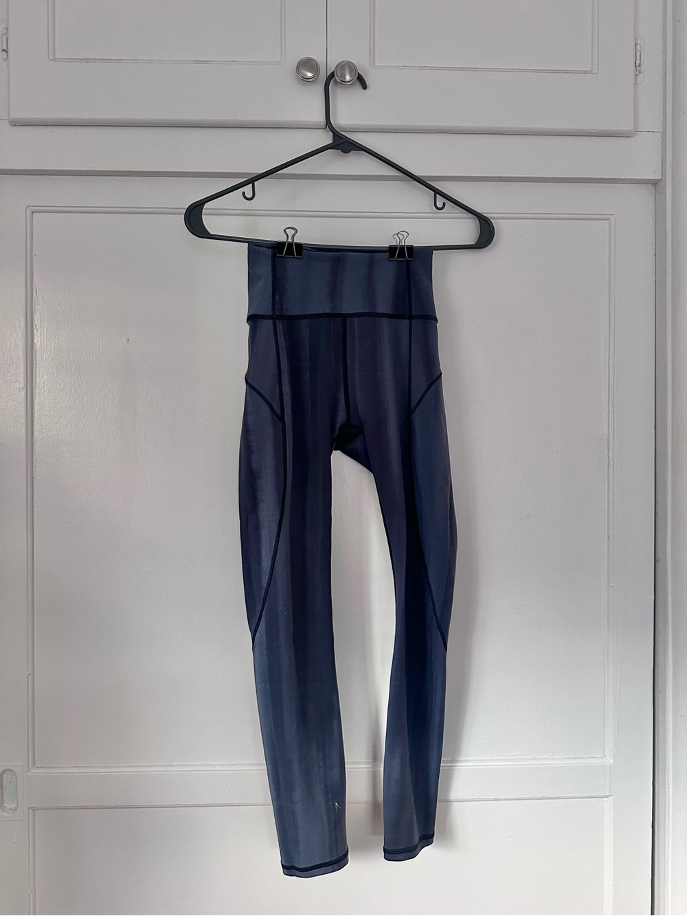 Lululemon In Movement Crop 23" Linear Spray Dye White Black Size 2